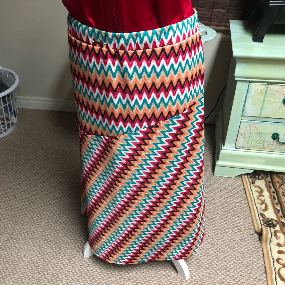 Asymmeyrical skirt